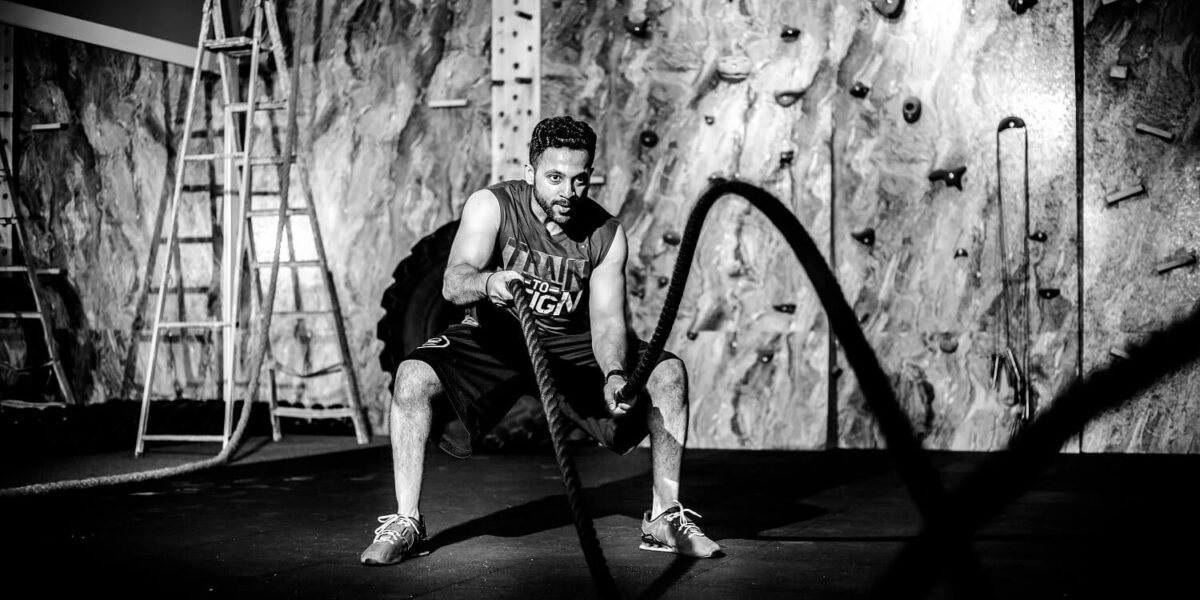Training with battle rope for muscular endurance