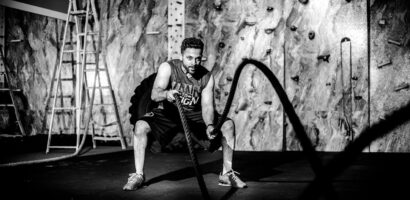 Training with battle rope for muscular endurance